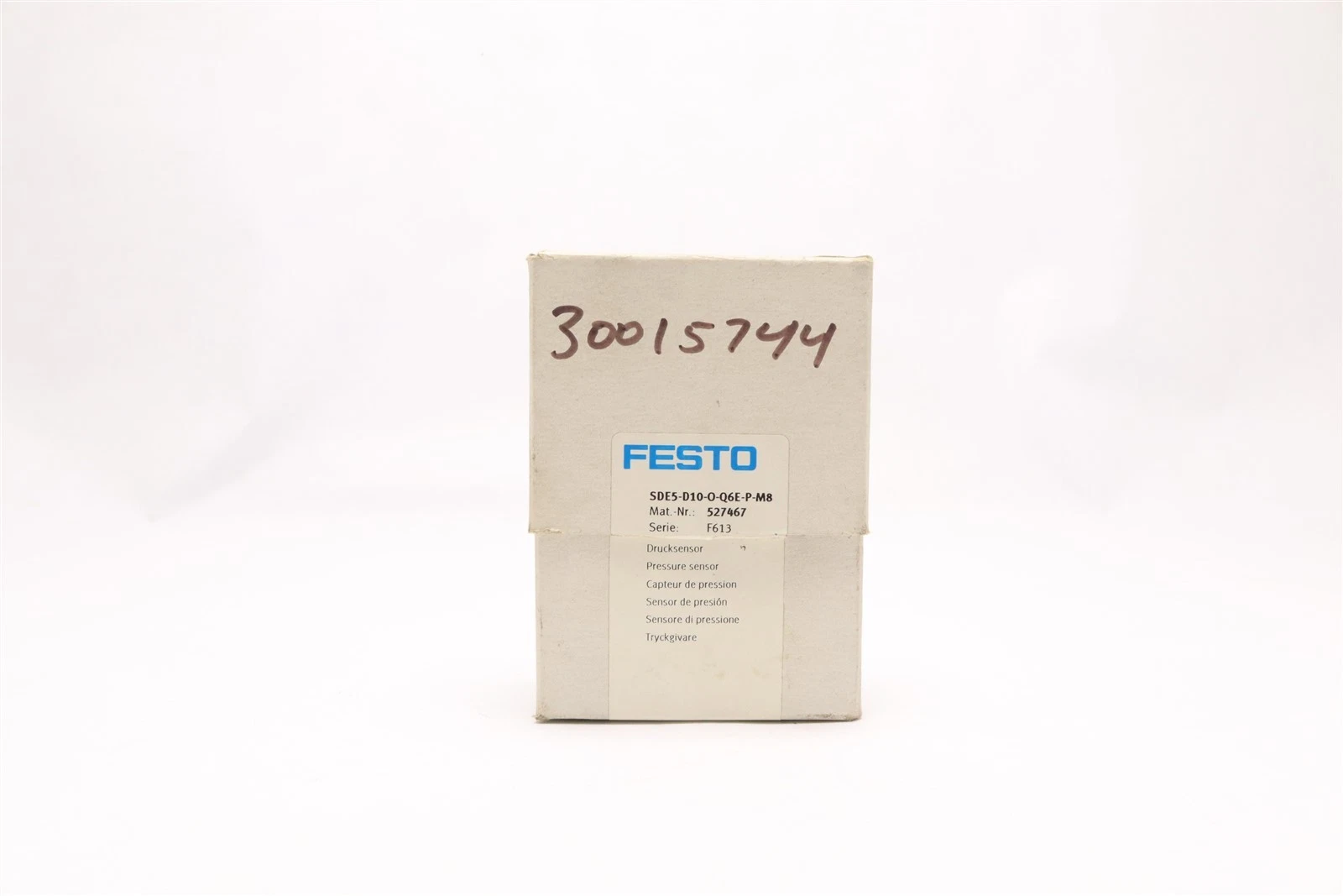 FESTO 压力传感器 SDE5-D10-O-Q6E-P-M8 527467